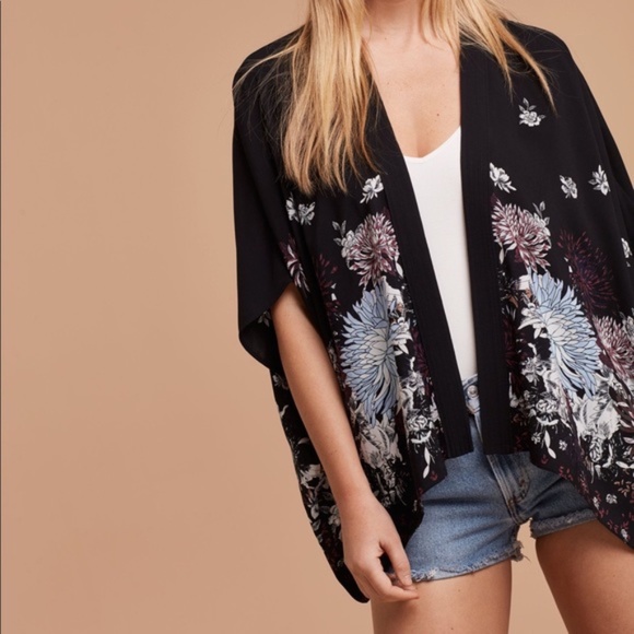 Aritzia Tops - Aritzia Talula Fawkner Blouse